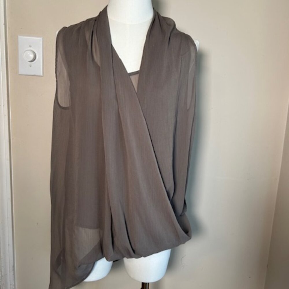 Marseille Sleeveless Drape High Low Top Size Medium